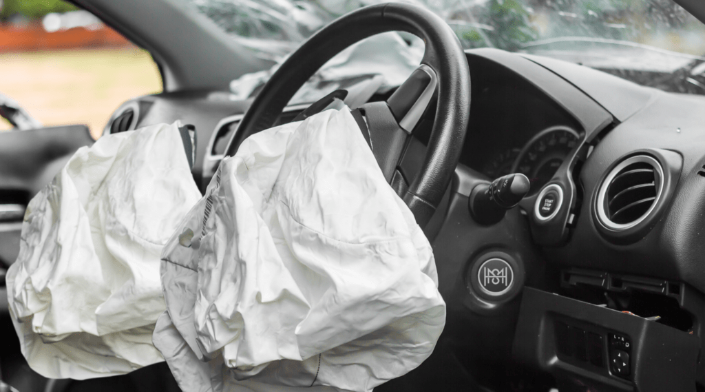 safe cars crash test airbags